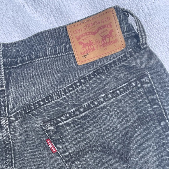 Grey Levi 501 Shorts - Picture 3 of 4